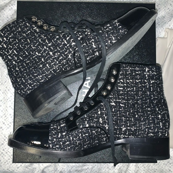 Authentic & Rare Chanel Tweed Boots - Picture 1 of 13